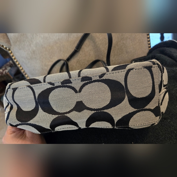 Coach Signature Jacquard Stripe Black Shoulder Handbag - Picture 3 of 5